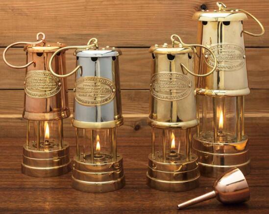 how do oil lamps work and what fuel it uses